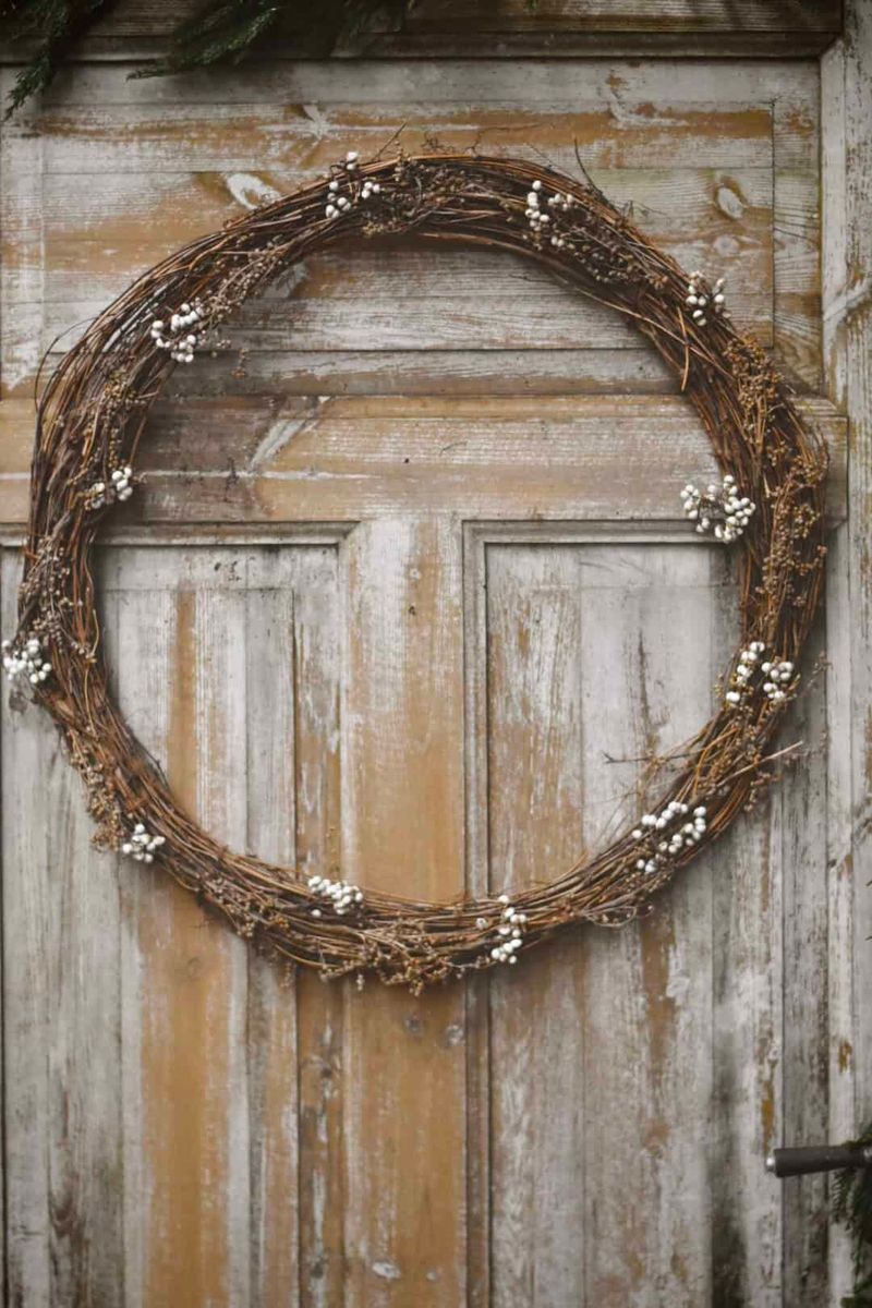 Krans med hvite bær dia 60 cm