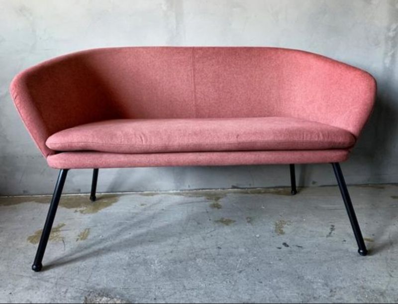 Spisestue sofa. Plomme