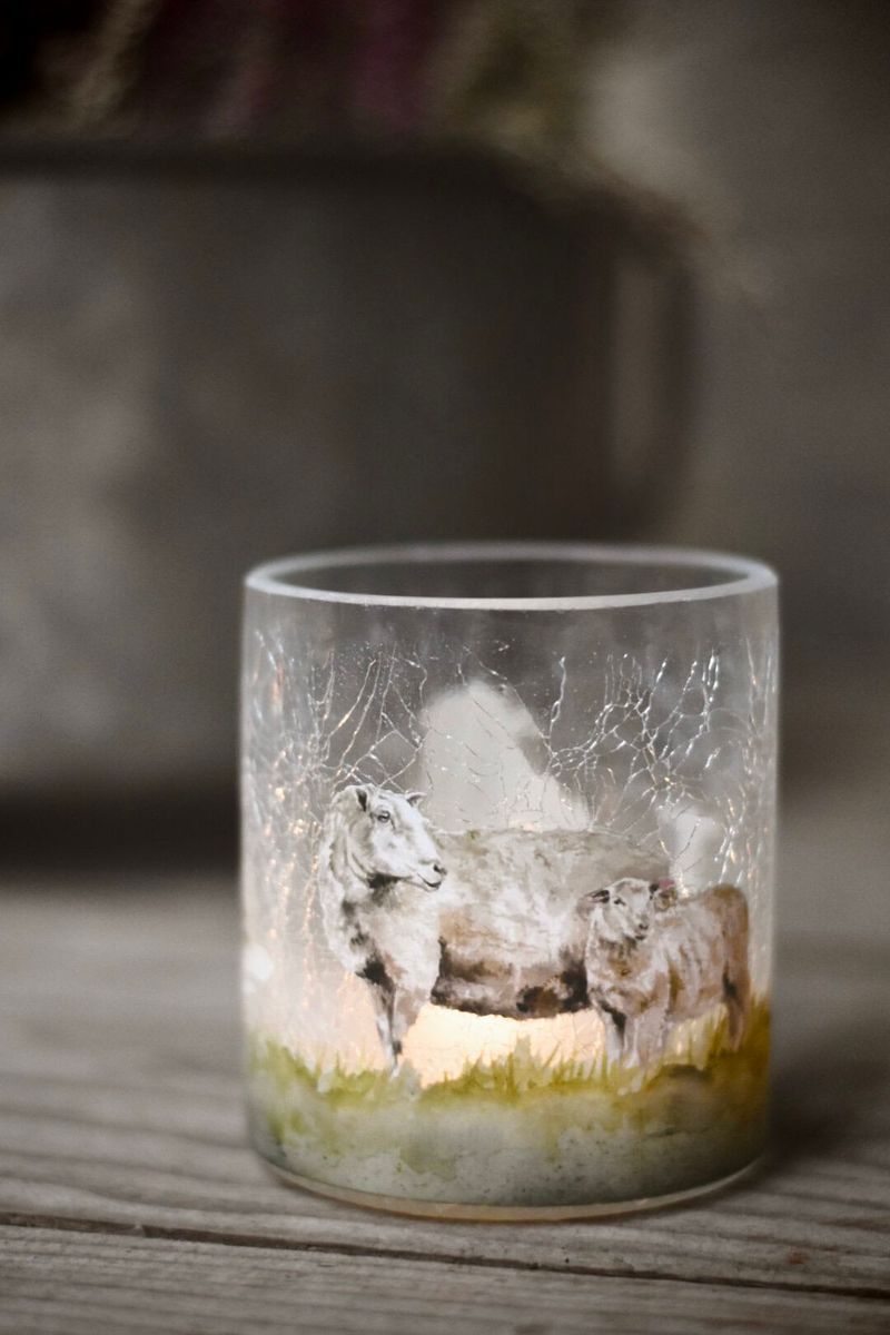 Lysglass krakelert, sauemotiv 