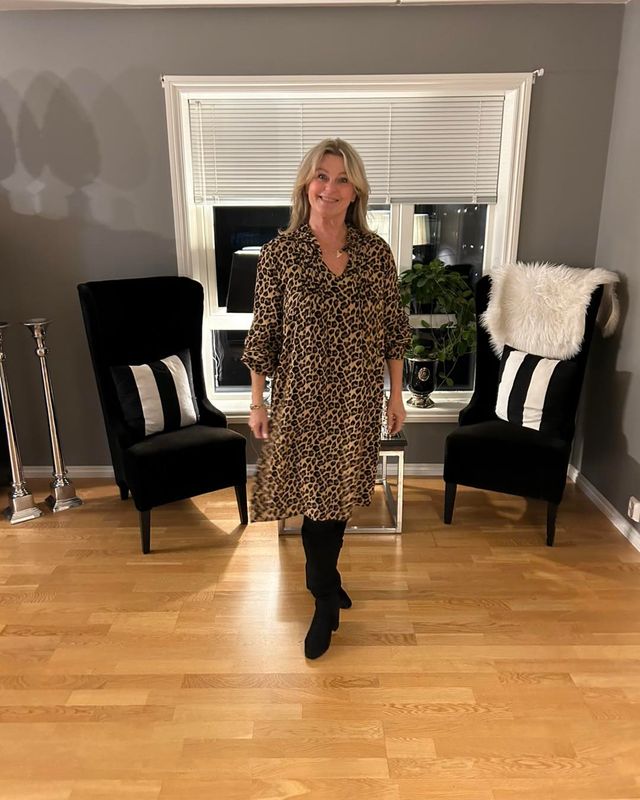 Leo crepe dress